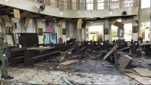 انفجار دو بمب در کلیسایی در فیلیپین ده‌ها کشته و زخمی بر جای گذاشت
